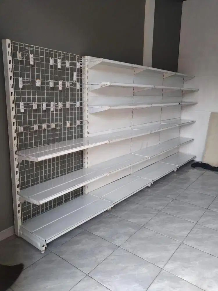 Rak Barang Tingkat Bekas