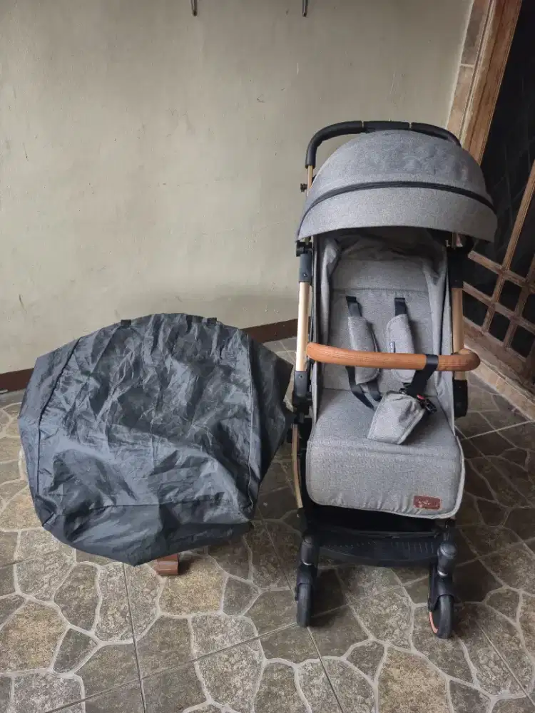 Preloved stroller babydoes esmio gold