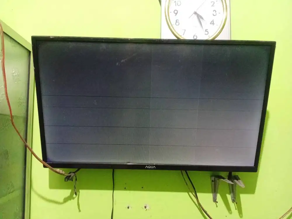 led tv belum digital 32 inch kondisi layar blank bonus bracket