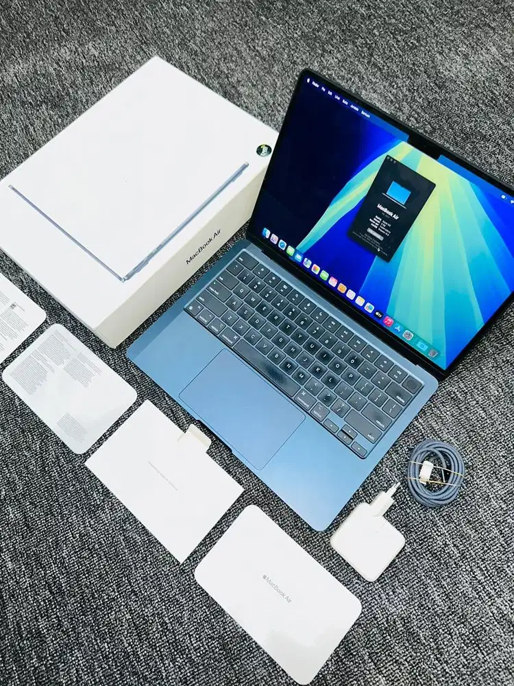 Macbook Air M2 13 8/256 iBox BH99 Like new