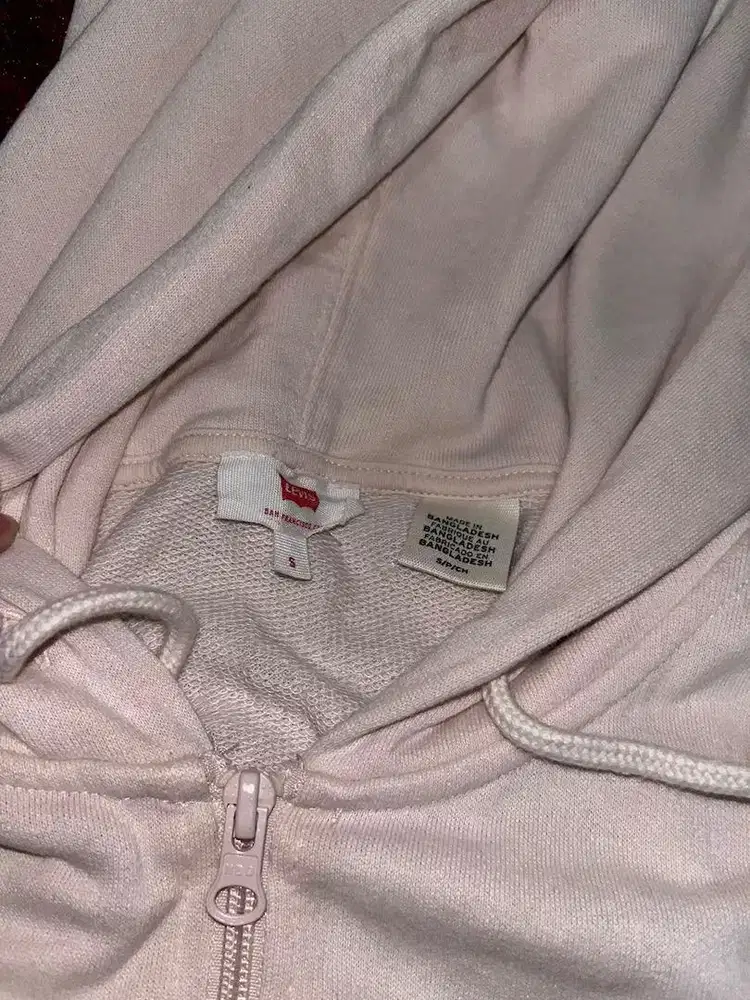 Dijual Hoodie Levi’s kesayangan