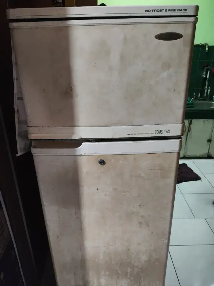 Kulkas Goldstar 2 pintu