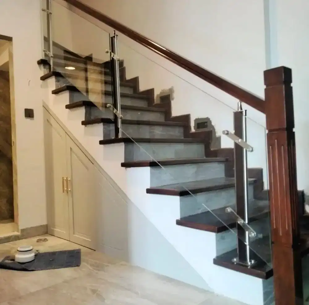 Tempahan rillingtangga kaca tempred glass