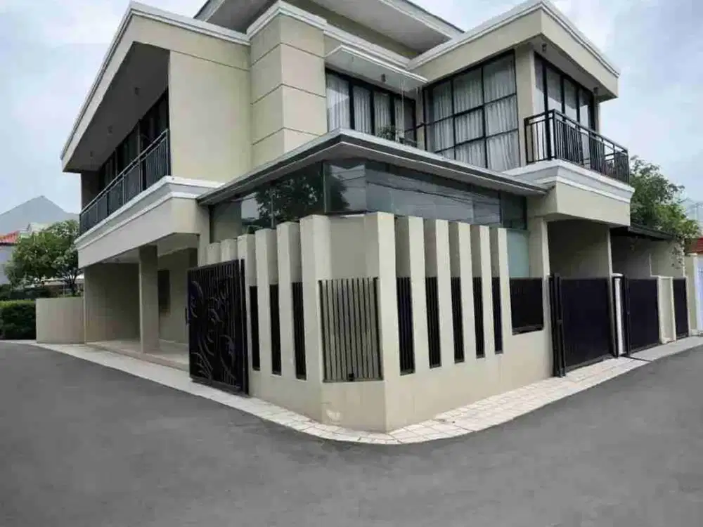 RUMAH MEWAH HOOK DALAM CLUSTER DI RAGUNAN CILANDAK