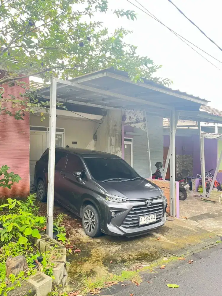 Rumah dijual Lokasi Bagus Di Hoek Jalan Boulevard