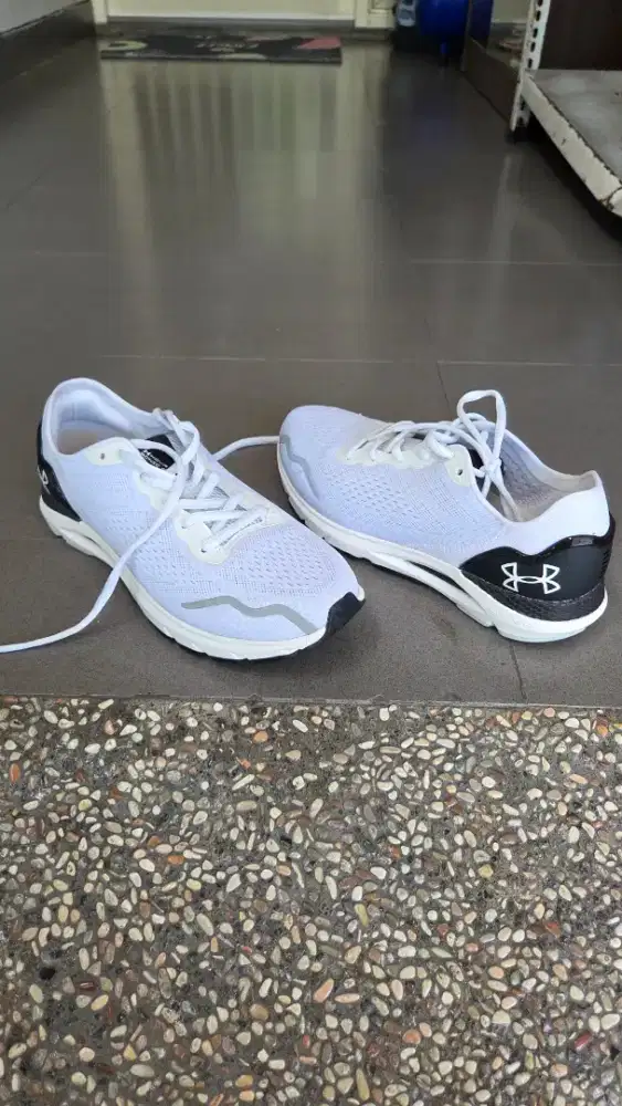 Sepatu Under Armour size 41 original