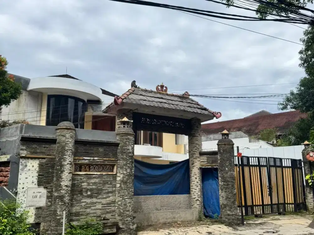 Rumah 2 Lantai Pinggir Jalan di Komplek RSPP Cilandak Barat