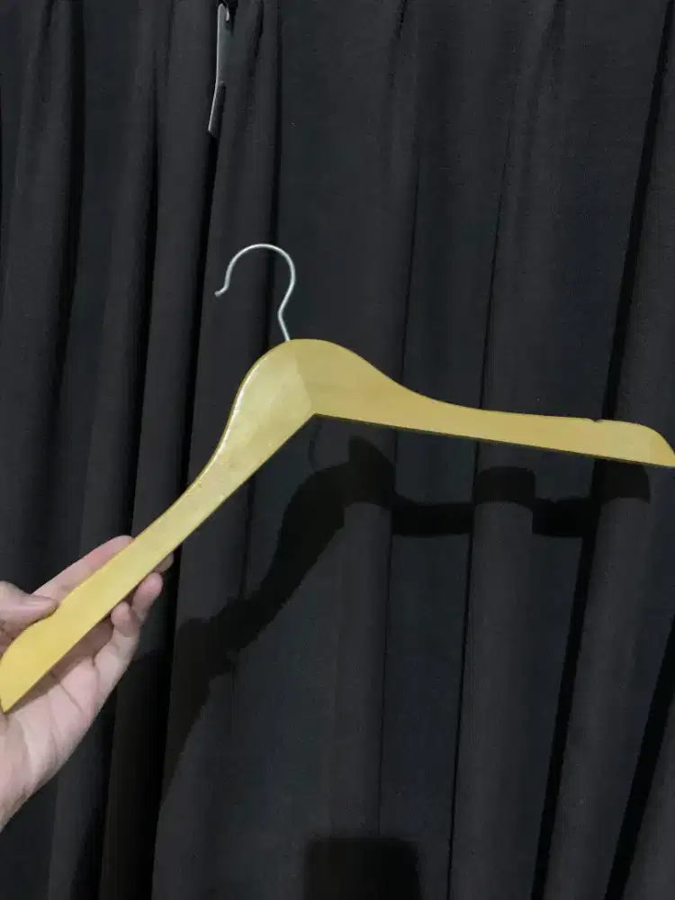 GANTUNGAN BAJU MURAH AJA