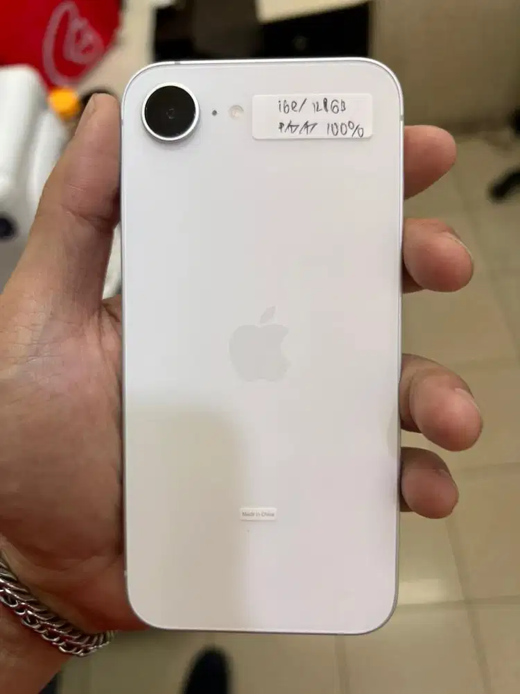 Iphone 16e 128 garansi bli bli panjang oktober 2026