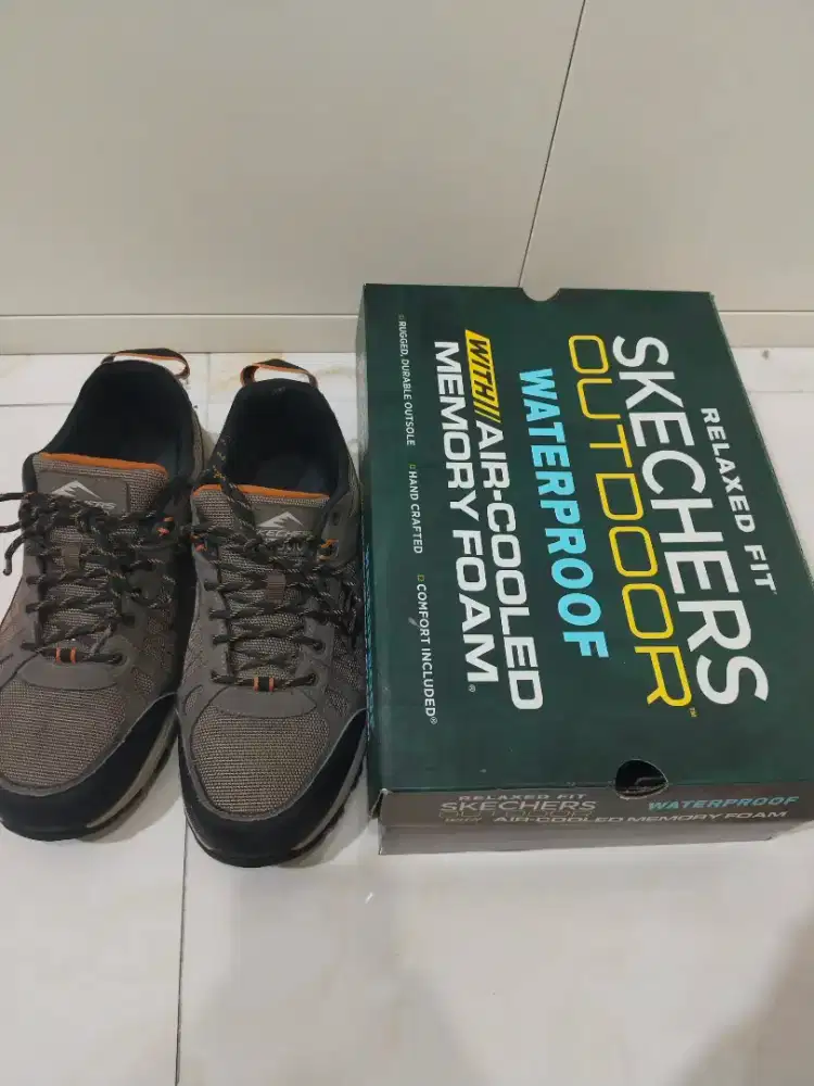 Skechers outdoor waterproof with AIR-COOLED MEMORY FOAM