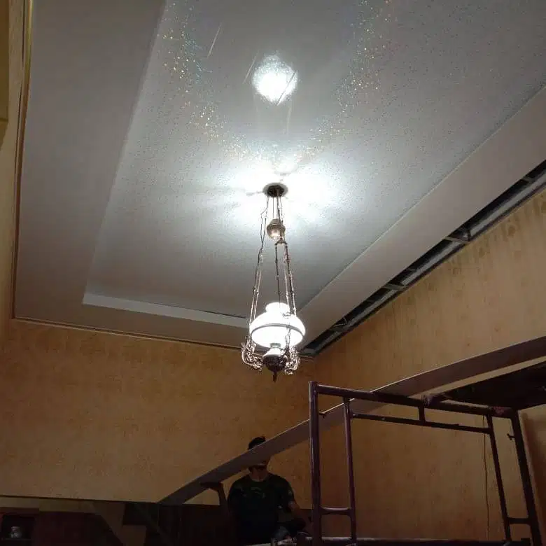 Sekat Plafon Partisi PVC GRC Gypsum Jasa Tukang Pasang Wall Moulding