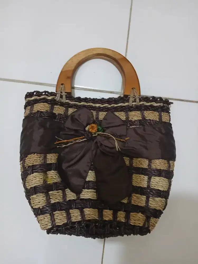 Tas Selempang Wanita Bekas