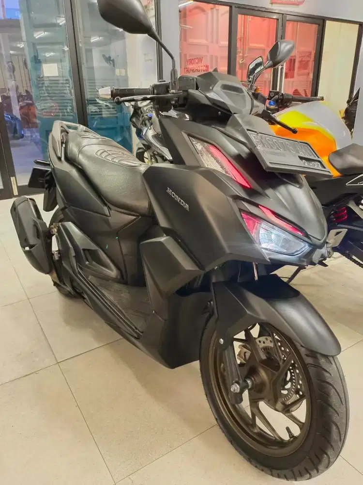 [Tipe Tertinggi] Honda Vario 160 ABS 2022 warna Hitam Dop Vario160 CC