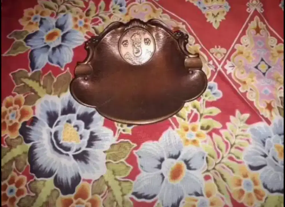 Asbak Dari Singapura