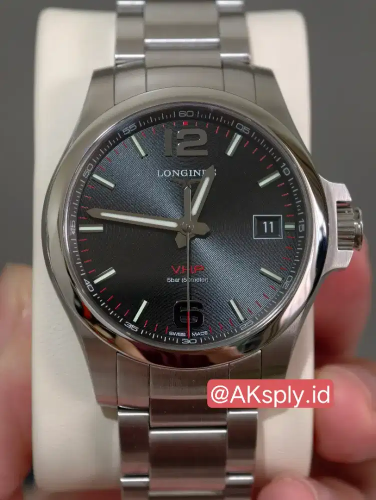 Longines Conquest V.H.P. Steel
Perpetual Calendar