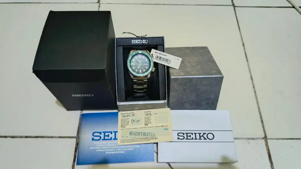 Seiko 5 Sports SRPD63K1 Hulk original