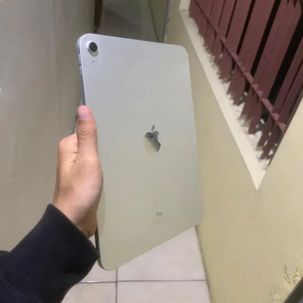 iPad 10th Generation (2022) Wi-Fi Only 64 GB