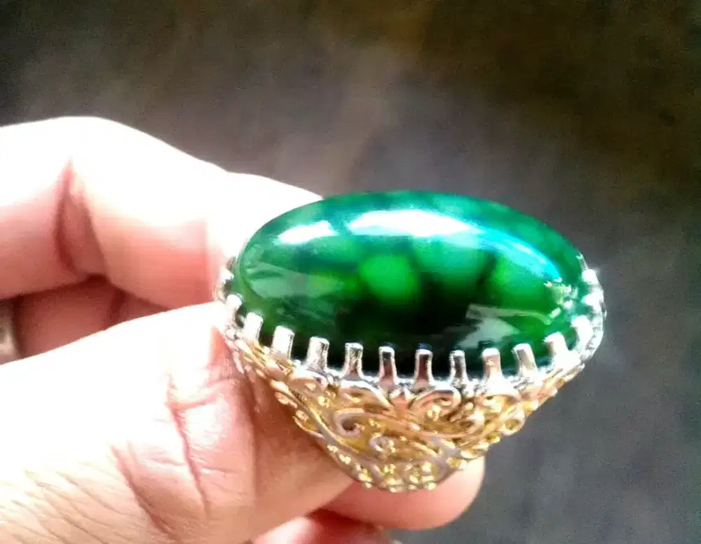 Batu Sisik Naga hijau