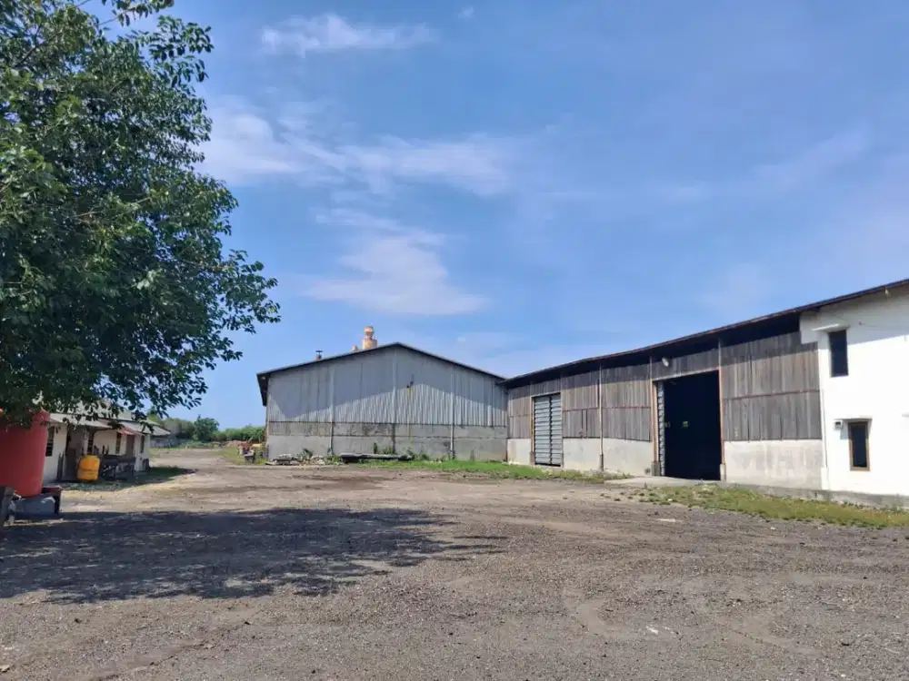 Disewakan gudang di raya Sembayat Gresik