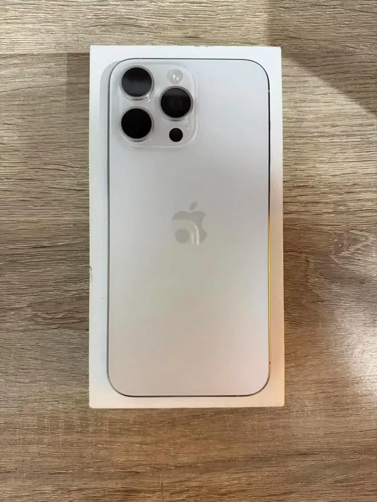 Dijual iPhone 15 Pro Max 256GB Ex iBox Mulus Full Ori No Minus