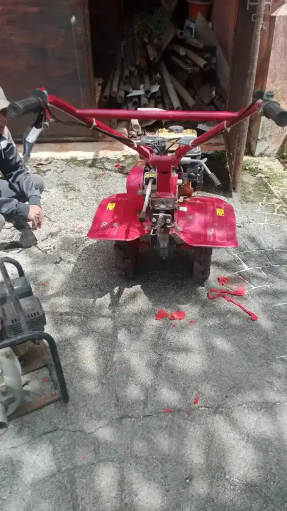 TRAKTOR TANGAN MAESTRO