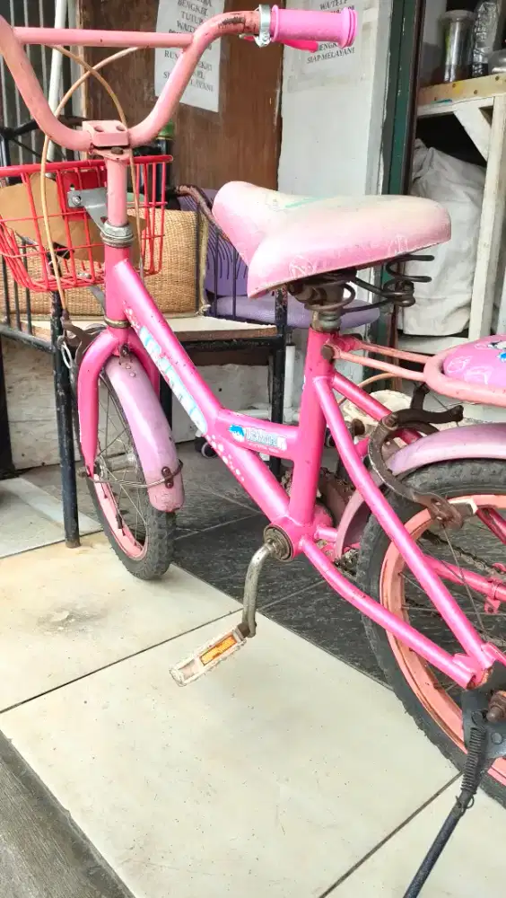 Sepeda anak cewe keranjang merk United r 16 ya 300rb dijamin normal ya