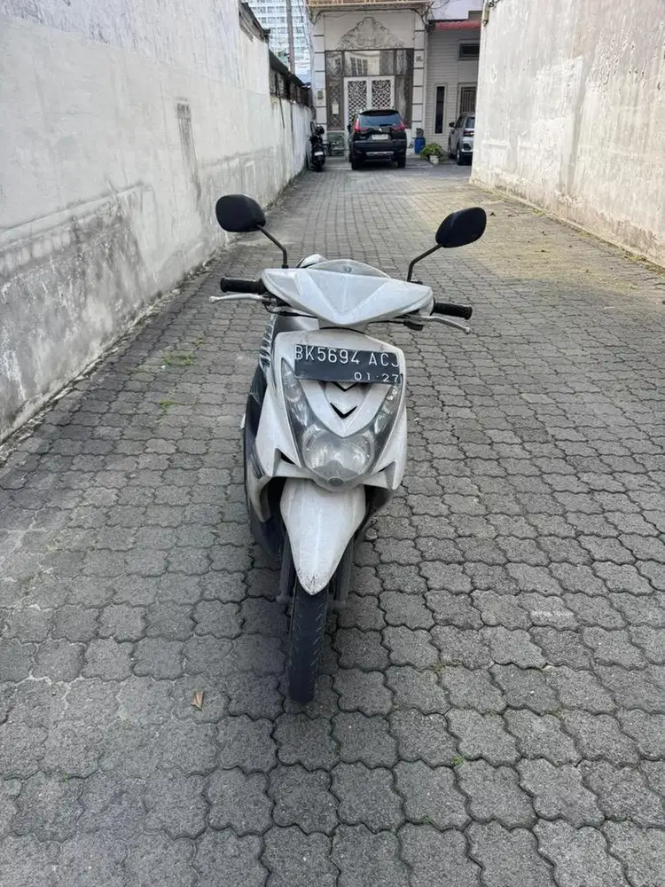 Mio tahun 2007 putih