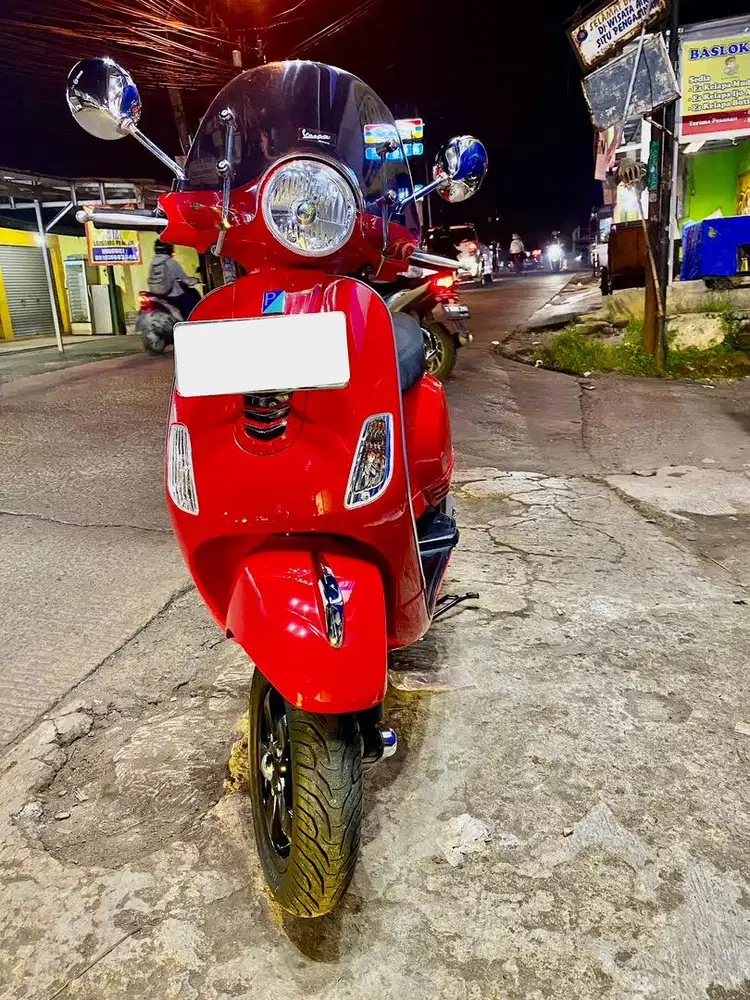 VESPA LX 125 ISTIMEWA