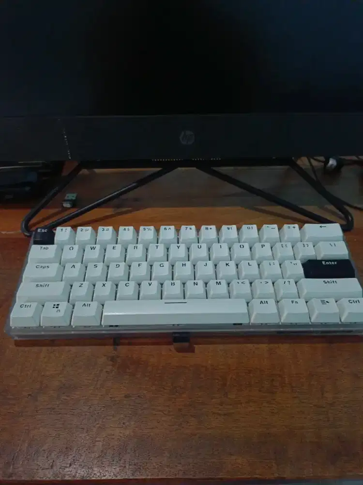 Maxfit61 Frost Wireless 60% Gaming Keyboard