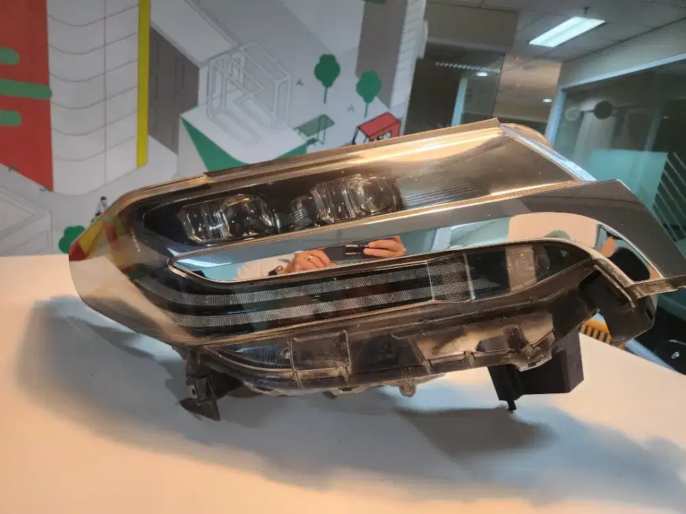 headlamp kanan alphard G 2024 2025 ori