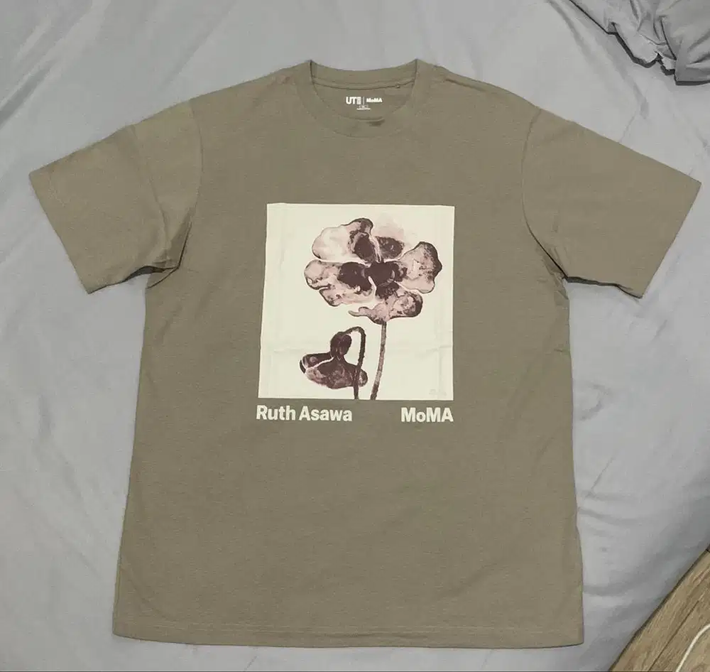 Uniqlo kaos size XL Fit ke L