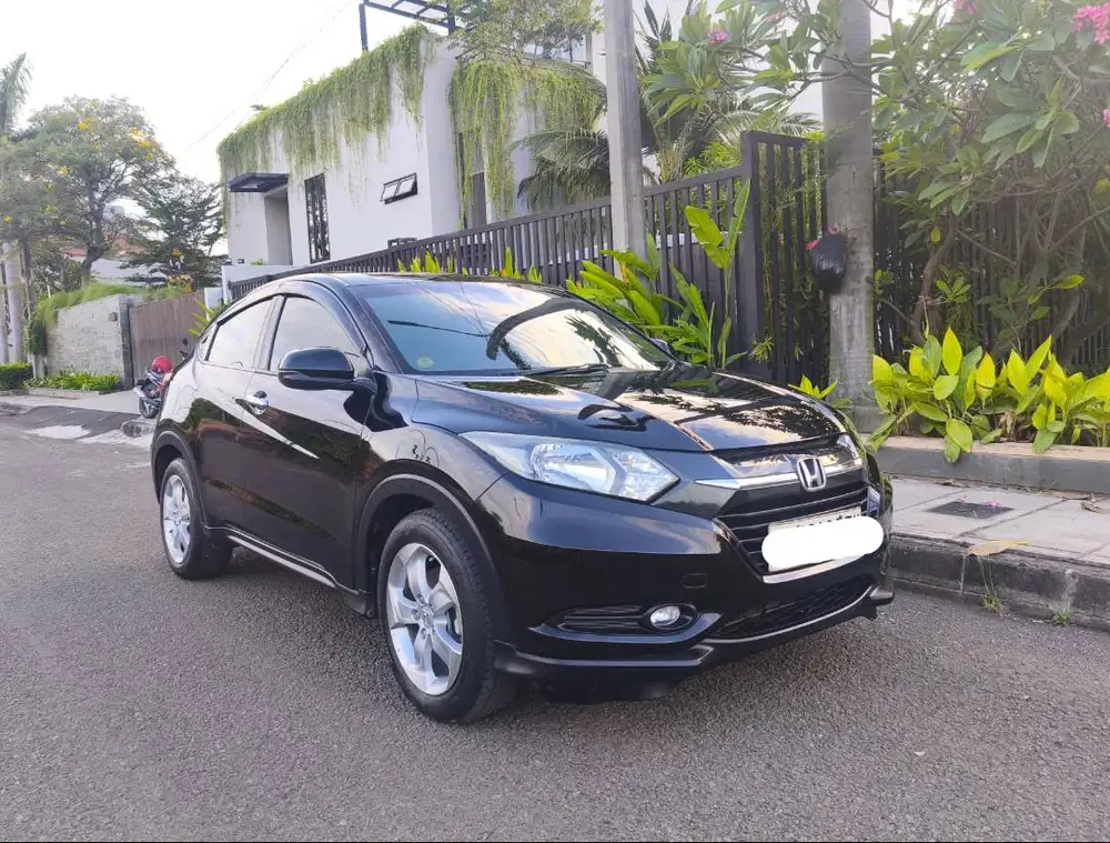 Honda HRV 1.5 E CVT AT 2015 Hitam Keyless terawat