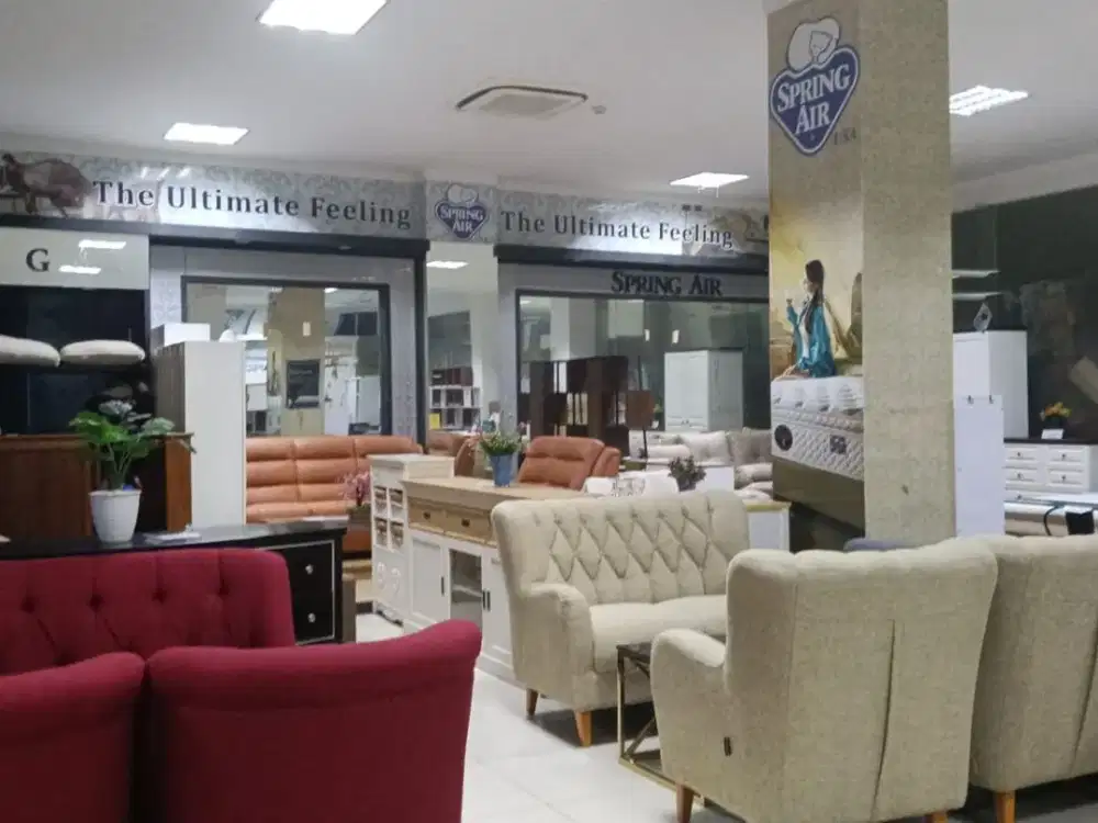 Gedung 6 Tingkat dg lift Raya Bekasi Klender Jaktim