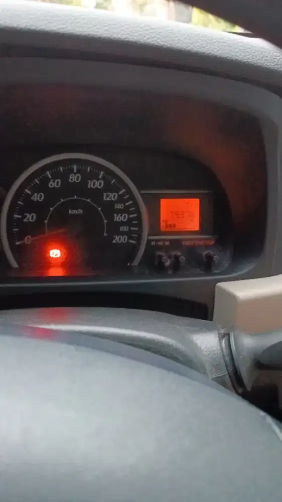 Jual mobil bekas Sigra tipe M 1000cc tahun 2018