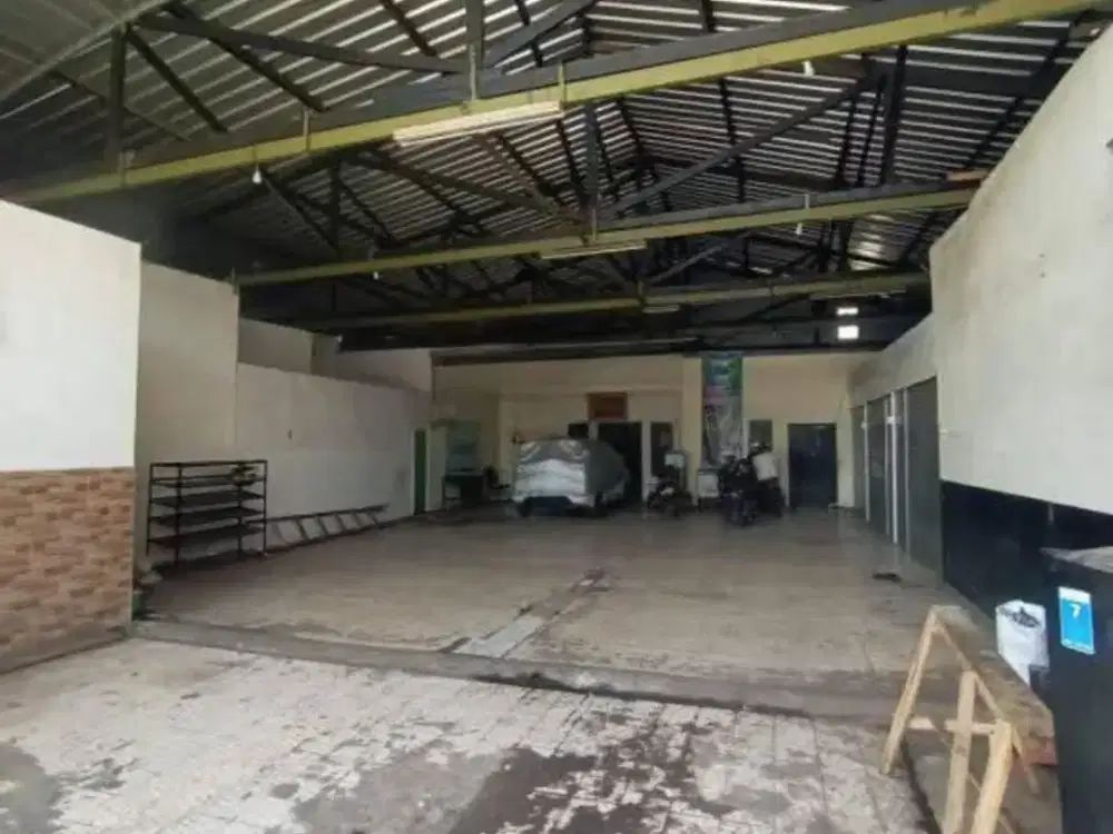 Gudang/Workshop 300m Akses Kontainer 20Feet Di Kramat Jati, Jakarta Timur #749
