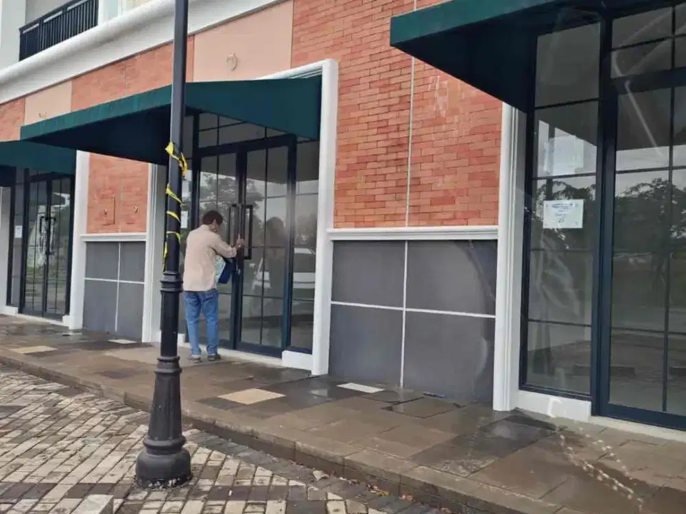 Disewakan ruko baru 3 Lantai, dikelilingi cluster yang sangat ramai, sudah terjual lebih dari 2000 rumah