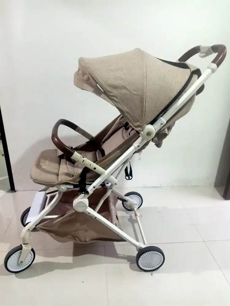 Stroller Bayi Mooimom Cream Stroler Kereta Bayi
