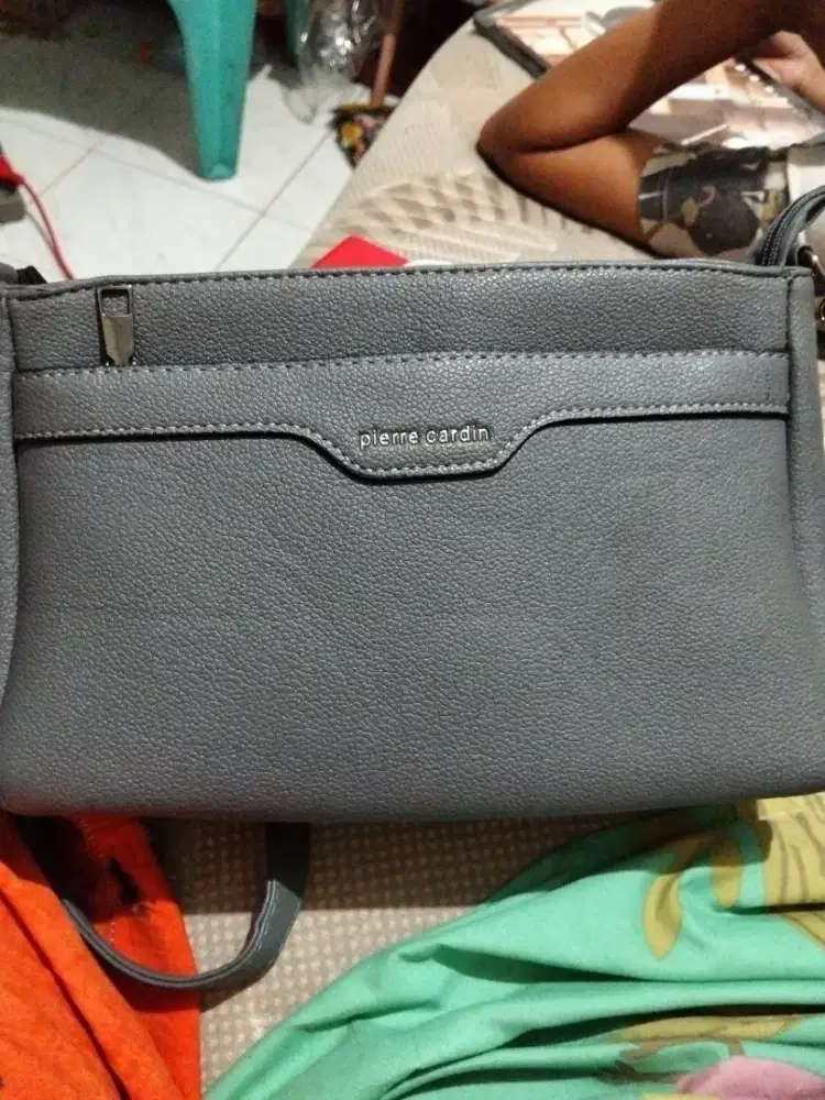 Tas wanita merk PIERRE CARDIN