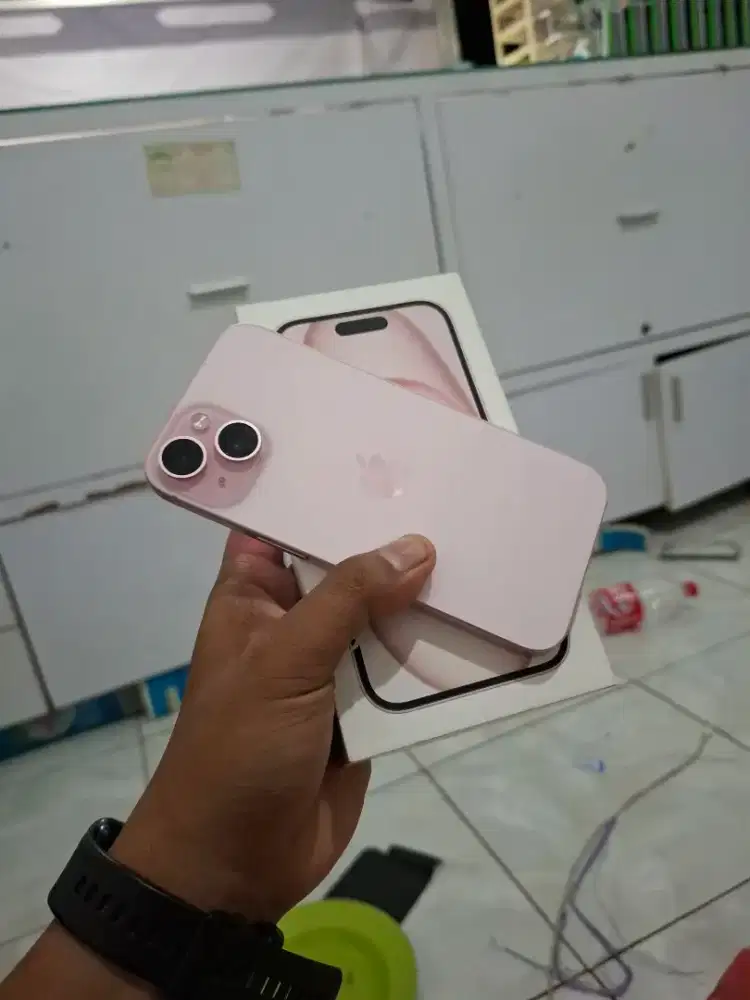IPHONE 15 FULLSET 128GB IBOX LIKE NEW