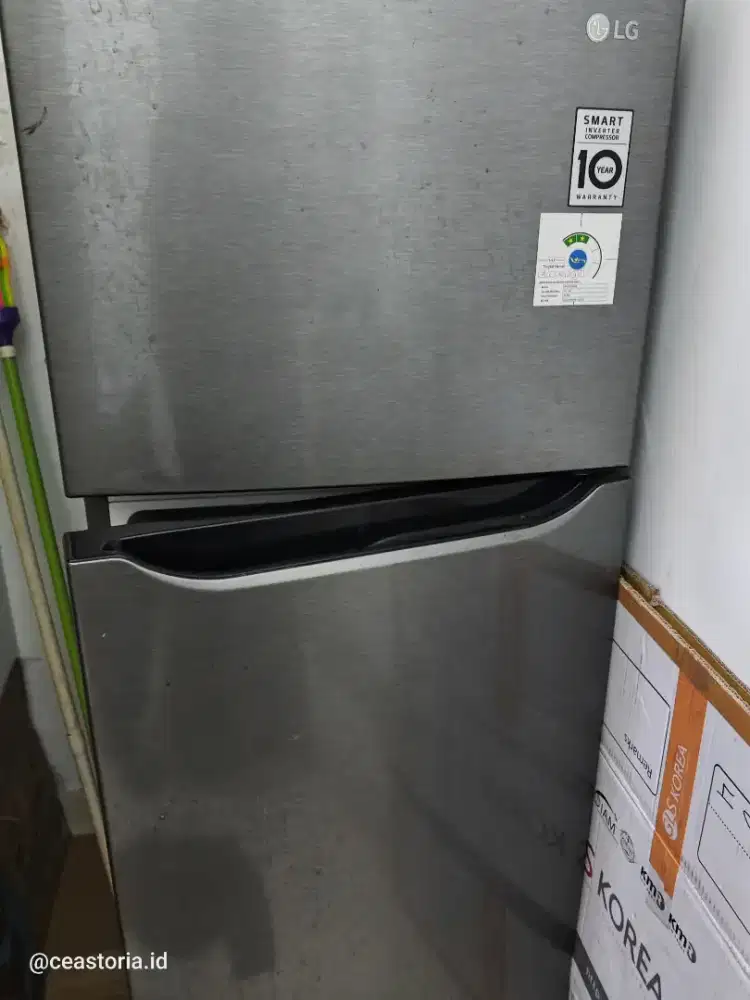 Kulkas 2 Pintu LG Smart Inverter
