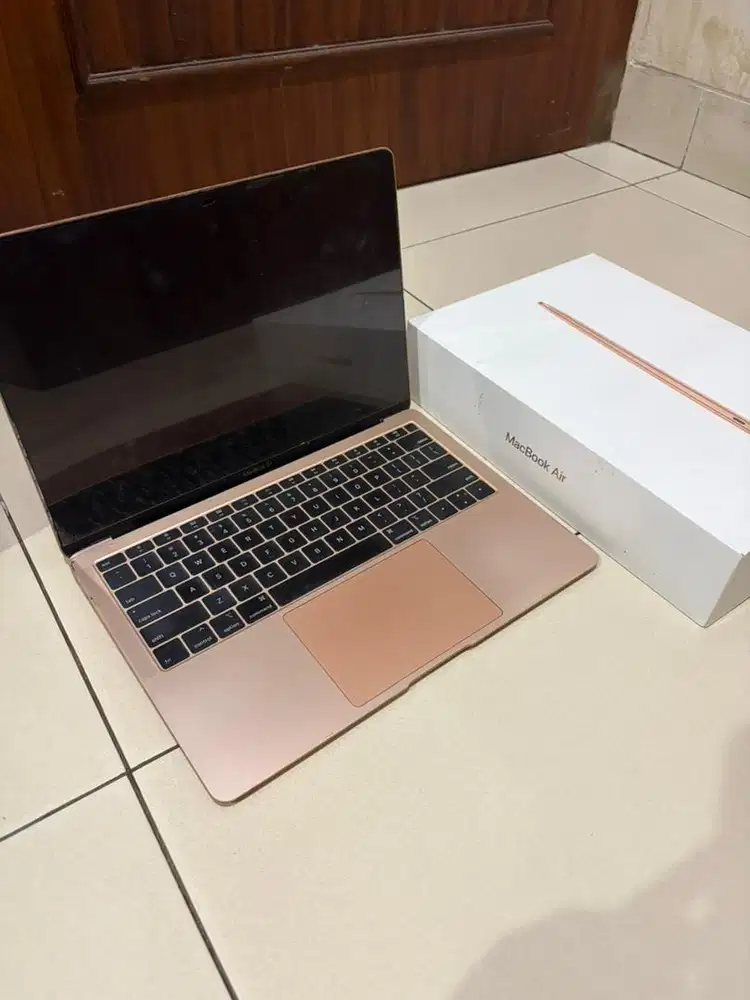 MAC BOOK AIR M3 16GB/256 GB