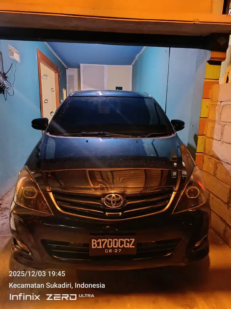 Toyota Kijang Innova 2010 Bensin