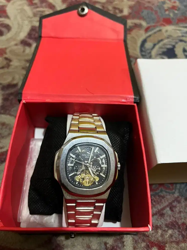 Jam tangan Patek phillipe