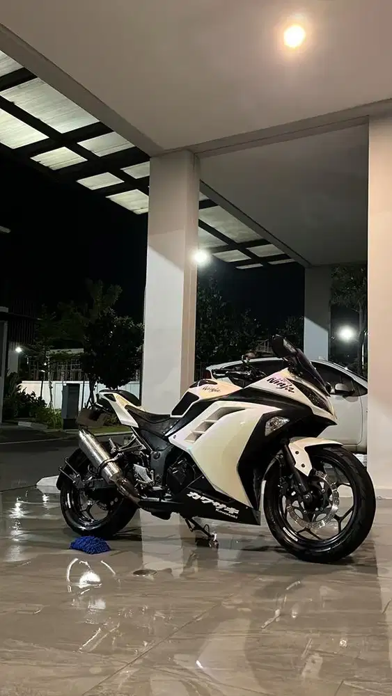 Kawasaki Ninja 250 fi old putih lembayung Modif Minimalis