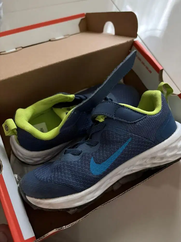 Nike Revolution 6 Navy