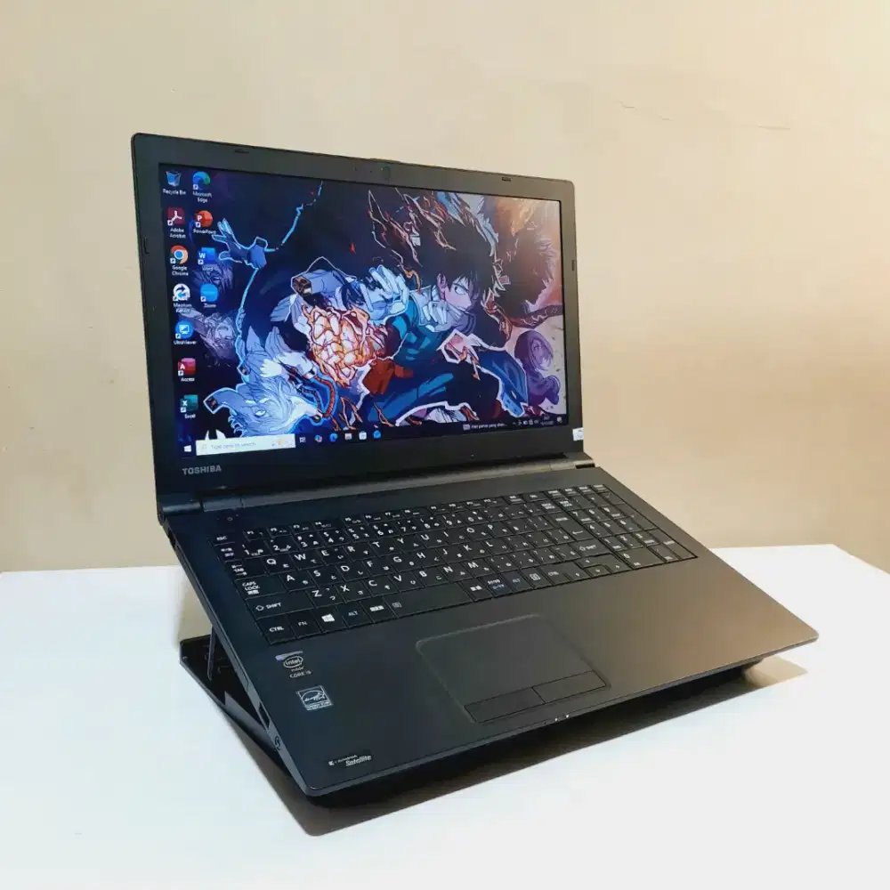 Laptop Toshiba R35/M Core i5 SSD RAM 8GB Siap Pakai (No Camera)