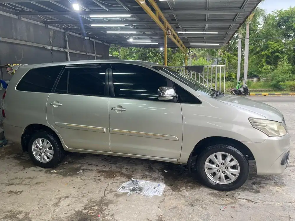 Toyota Kijang Innova 2014