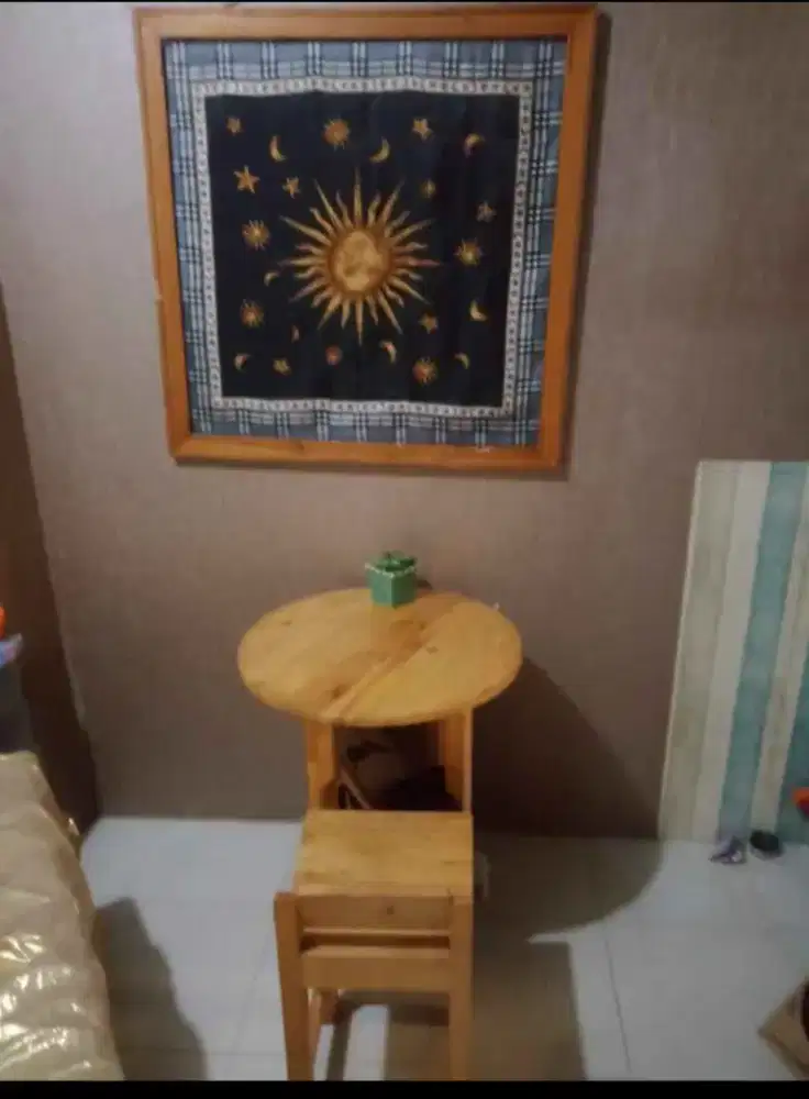 Dijual meja kayu bulat klasik