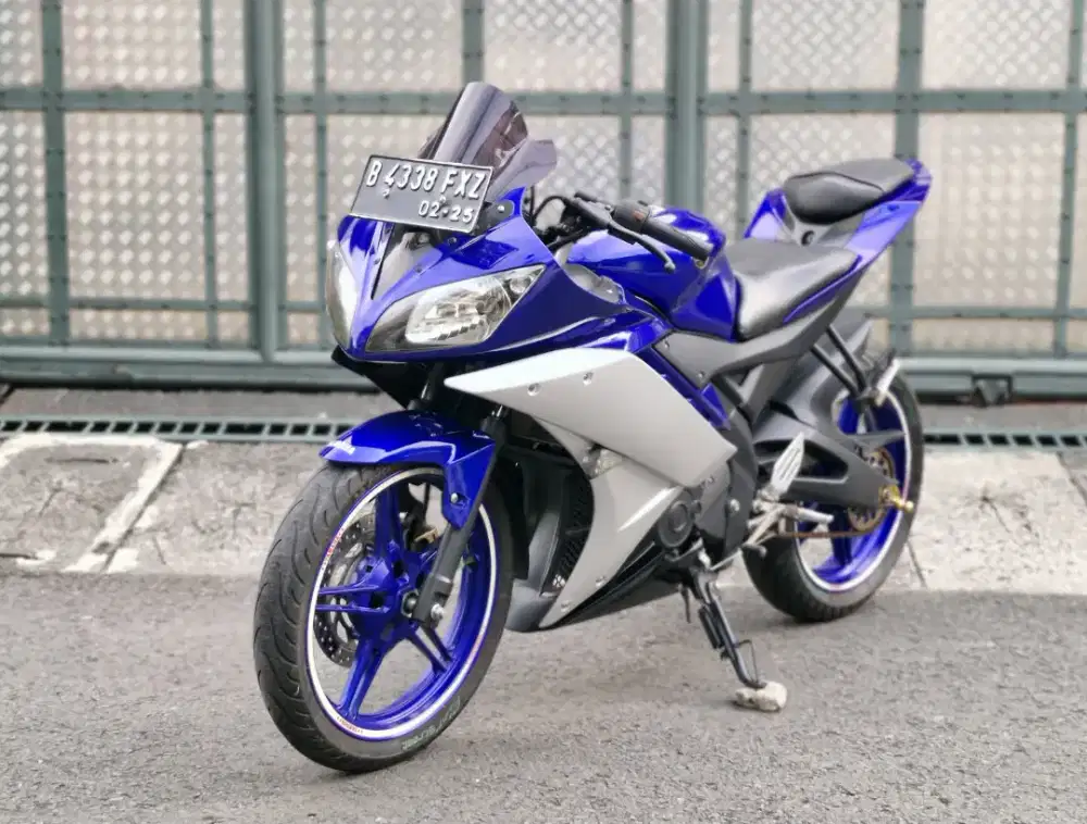 B-Bekasi! Yamaha YZF R15 V2 Th. 2016 Low KM Gress Istimewa Terawat