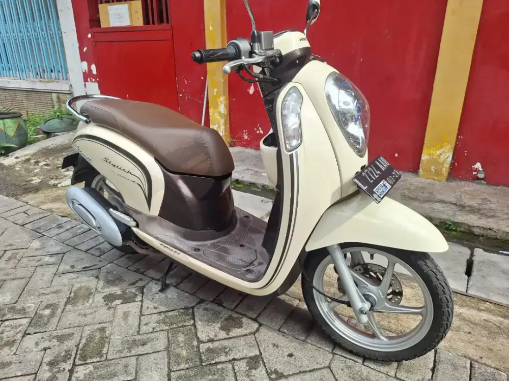 BU scoopy 2017 km 20 rb kondisi sgt bagus samsat kdg cowek